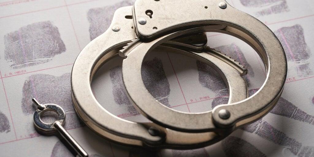 泰国警察突袭了五家加密货币公司，在镇压中逮捕了11家