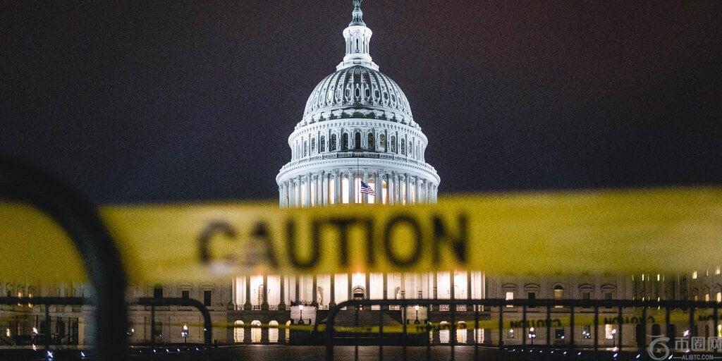 SEC提供辞职，退休员工的$ 50,000美元